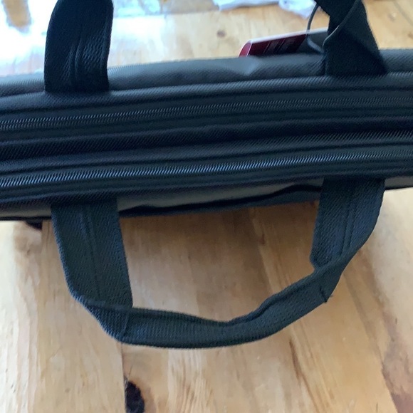 nwt Wenger Swiss Company Black Legacy 17” Laptop Slimcase - Picture 3 of 8